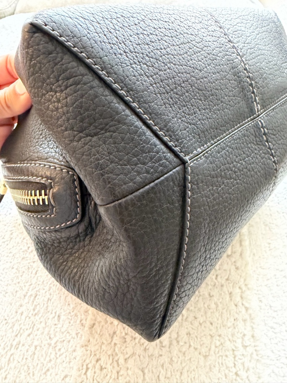 Tod's Black Leather Shoulder Bag with Gold Hardware - Picture 7 of 13